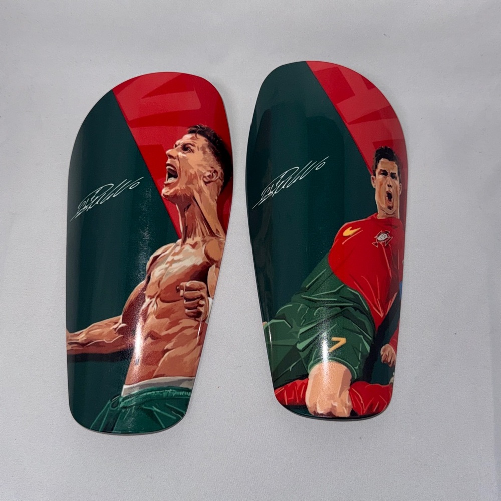 Kids Soccer Shin Guards - Green and Red